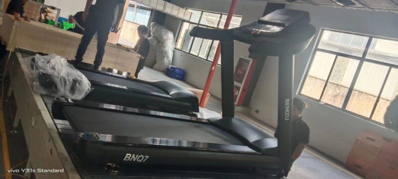 BENIZU 5HP Commercial TREADMILL BNQ7